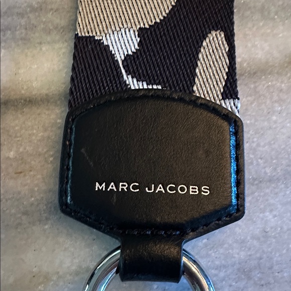 MARC JACOBS CAMO INSPIRED CROSSBODY STRAP-NWOT - Picture 2 of 4